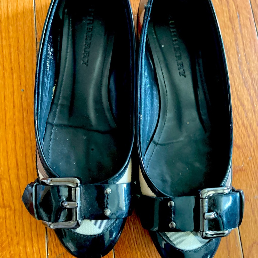 Authentic  Burberry flats